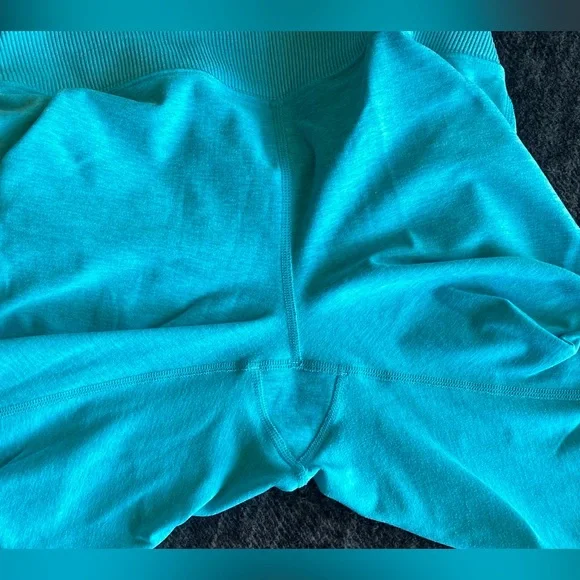 ALO HIGH-WAIST ALOSOFT LOUNGE LEGGING. EUC medium - Picture 9 of 11